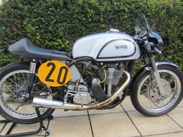 1960 Manx Norton 500cc short stroke twin plug head
