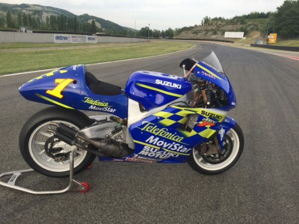 Varano ASI moto Show 2015 Ex kenny Roberts Suzuki RGV500 V4
