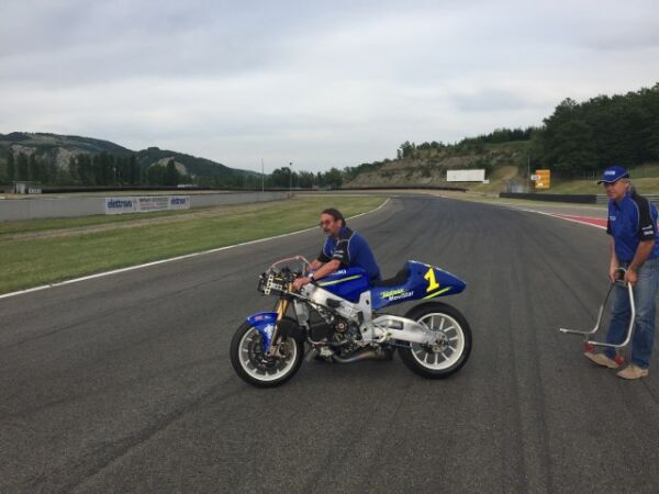 Varano ASI moto Show 2015 Ex kenny Roberts Suzuki RGV500 V4