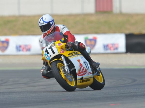 lassic team Suzuki Steve Wheatmans RGB500cc Suzuki MK10