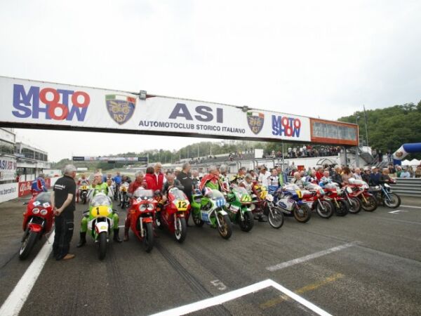 ASI Motorshow 2016 Varano Italy Freddie Spencer, Carlos Lavardo, Frankie Chillie, Classic team Suzuk