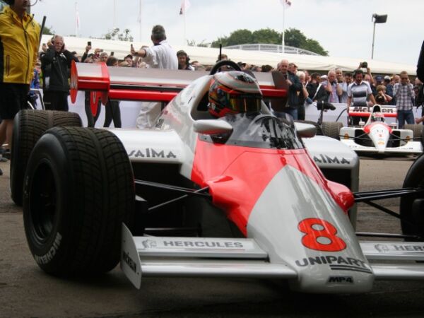Jenson Button Mclaren MP$/6 The Ayrton Senna Car 2016 Good wood Festival of Speed