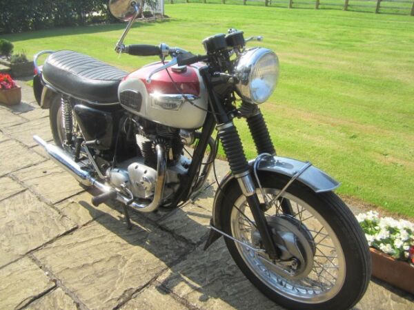 1969 Triumph Trophy with Bonnieville 650cc engine