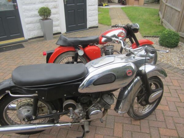 BSA C15 250 Ariel Arrow 250 Chromed and LE Vello 200cc