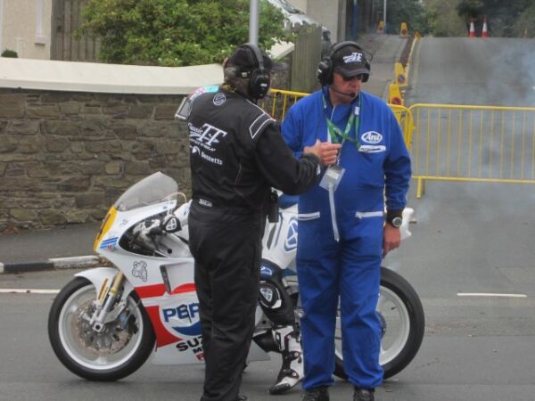 2017 Classic Manx TT with Team Classic Suzuki Suzuki RGV500 Josh Brookes