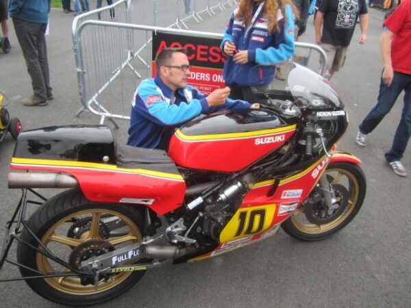 2017 Classic Manx TT with Team Classic Suzuki Suzuki XR35 RG500 Mick Grant