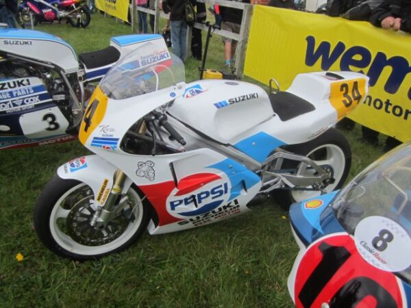 2017 Jurby festival Isle of Man with Team Classic Suzuki RGV500
