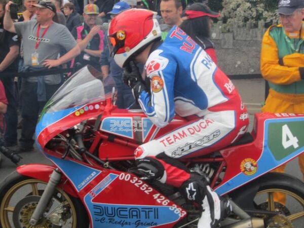 2017 Isle of Man Classic Junior lightweight TT Michael rutter 750cc Ducati !