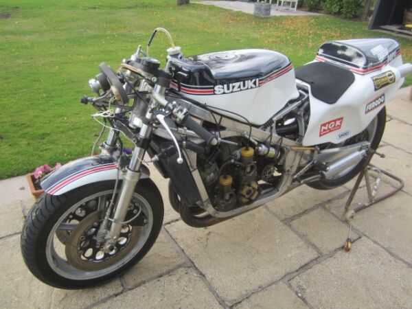 1984 Suzuki RGB500 MK9 500cc Square 4 Disc Valve