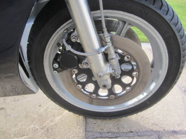 1984 Suzuki RGB500 MK9 500cc Square 4 Disc Valve