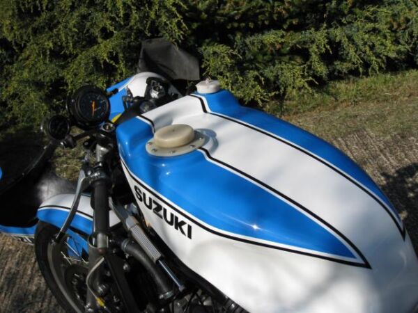 suzuki RG500