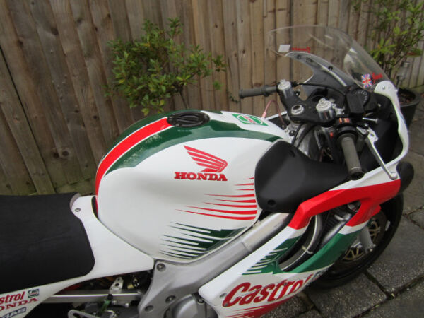1999 Castrol Honda Britain James Toseland CBR600 RR