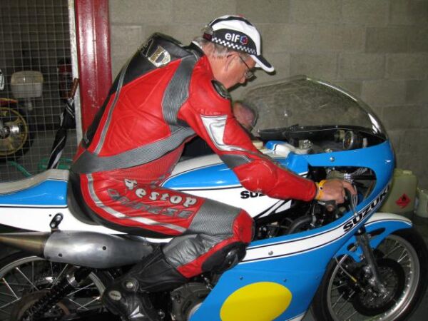 Phil Read Trying the Suzuki for size