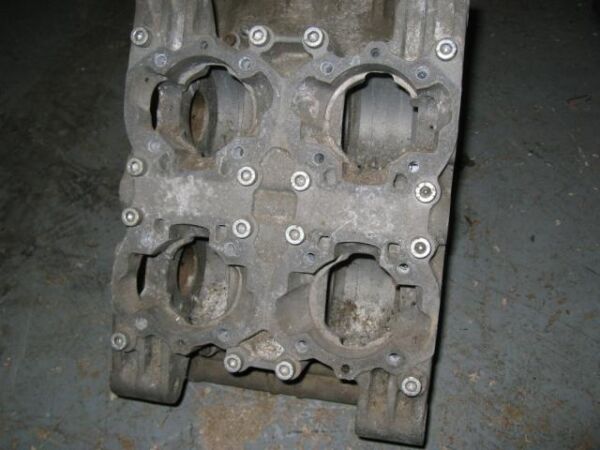 Kawasaki KR500 Cases