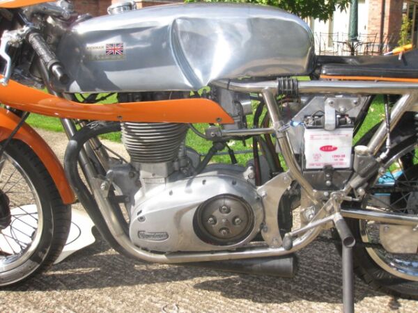 Rickan Metisse Triumph 750