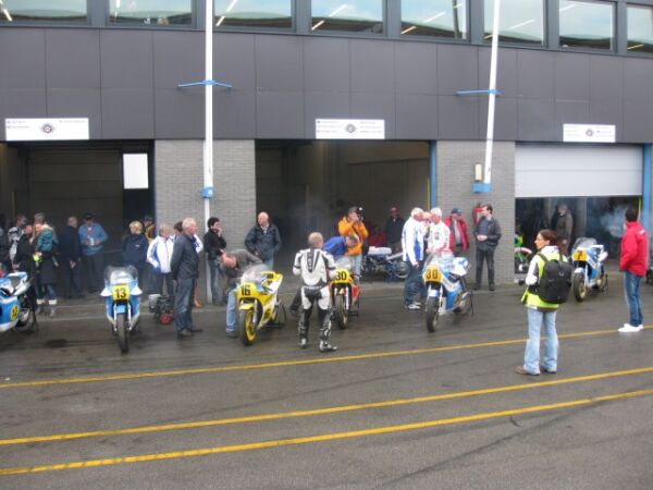 Spa 2010 Classic team Suzuki getting ready for the Big day