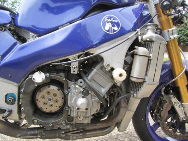 1997 /1998 Yamaha YZF750 Nial Mackenzie Caburys Boost