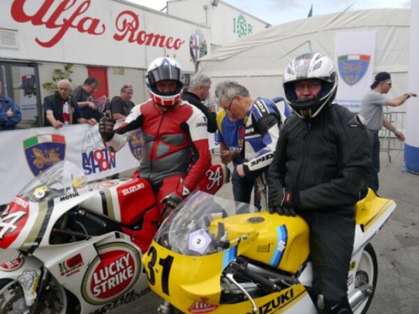 Steve Wheatman Yellow HB suzuki Classic Team Suzuki and Steve Griffith Kevin Swantz RGV500 Machine