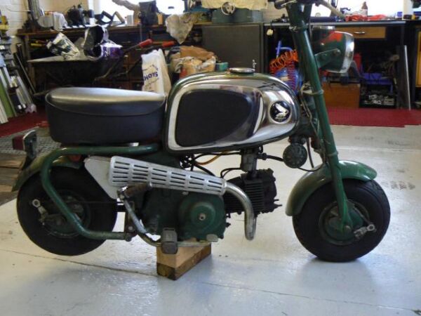 Honda Cz100 Monkey bike