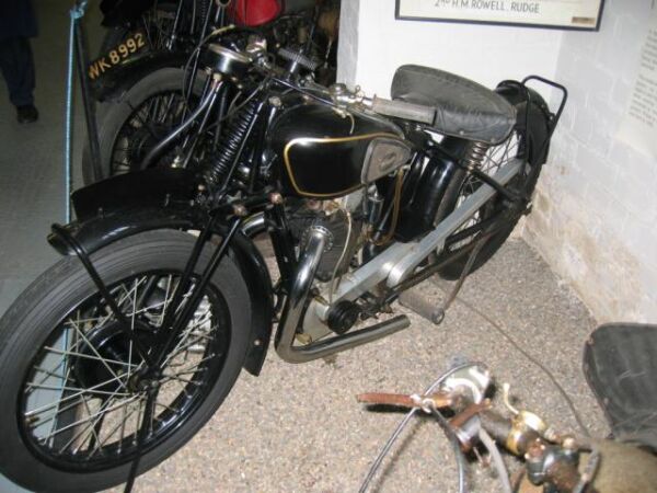 42) 1930 Velloctte KTP 350cc