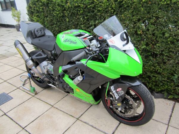 2010 Ex Ian Lougher Kawasaki ZX10 Full Superbike
