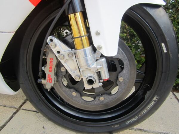 1994 Harris Yamaha BIG Bang 500 V4 grand Prix Machine Malboro colours