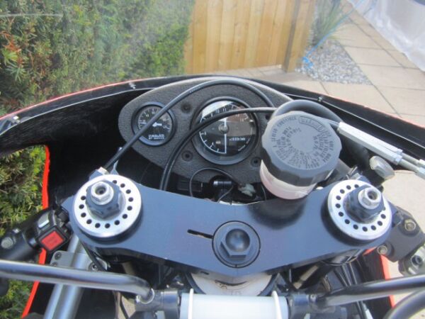 1994 Harris Yamaha BIG Bang 500 V4 grand Prix Machine Malboro colours