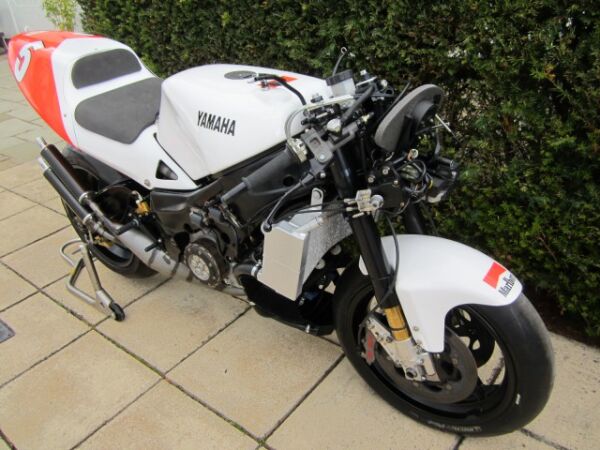 1994 Harris Yamaha BIG Bang 500 V4 grand Prix Machine Malboro colours