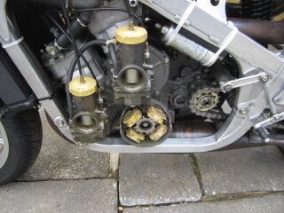 1985 Suzuki RGB500 MK10 X3 (photo 2 of 2)