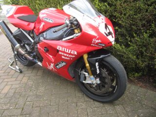 2004 Ex Steve Plater Virgin Yamaha R1 1000cc (photo 1 of 2)