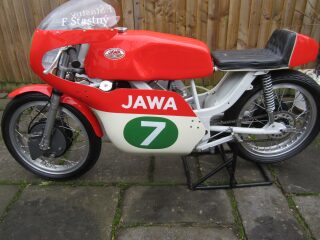 1973 Jawa 250cc Watercooled Banana Framed racing machine (photo 2 of 2)