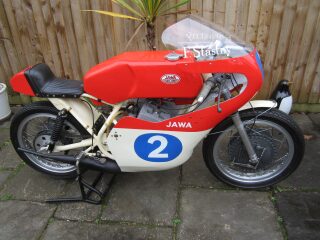 1972 Jawa 350cc Twin two stroke racing big 4 LDS front brake (photo 1 of 2)