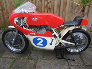 1972 Jawa 350cc Twin two stroke racing big 4 LDS front brake (photo 2 of 2)