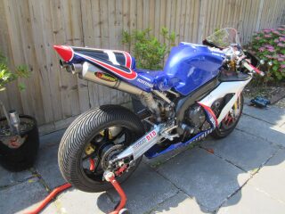 2005/6 Phase One Yamaha R1 1000cc 3rd In FIM World championship 2006 (photo 2 of 2)