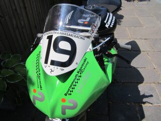 2010 James Hillier Bournemouth Kawasaki ZX10 superbike TT Machine (photo 1 of 2)