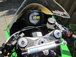 2010 James Hillier Bournemouth Kawasaki ZX10 superbike TT Machine (photo 2 of 2)