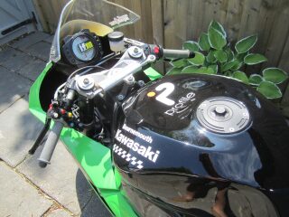 2010 James Hillier Bournemouth Kawasaki ZX10 superbike TT Machine (photo 1 of 2)