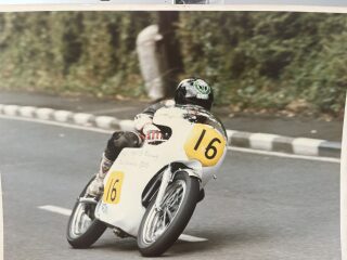 1988 Seeley Matchless G50 500cc Manx Grand Prix winning machine 100mph Race average (photo 1 of 2)