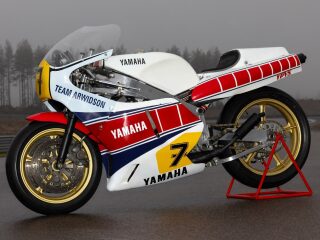 1985 Spondon Yamaha TZ500J Reverse Cylinder GP (photo 2 of 2)