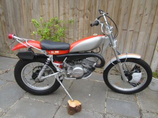 1975 Beamish Suzuki RL250 (photo 1 of 2)