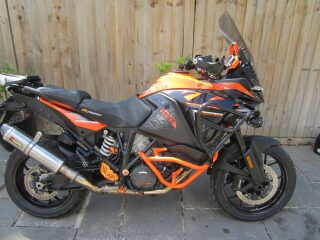2017 KTM1090 Adventuerer (photo 1 of 2)