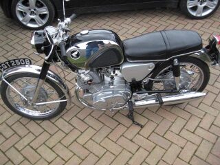 1963 Honda CB77 305cc classic motorcycle (photo 2 of 2)