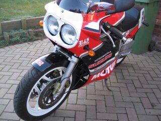 Pops Yoshimuira GSXR750RR Classic Superbike (photo 1 of 2)