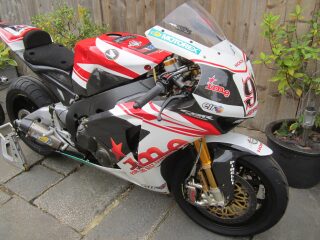 2009 Stiggy Honda Fireblade 1000cc Ex Leon Haslam WSBK (photo 1 of 2)