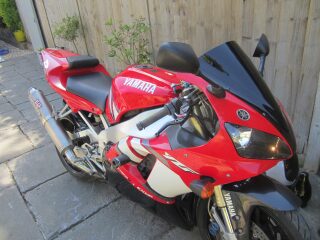 2001 Yamaha R1 Superbike 1000cc (photo 1 of 2)