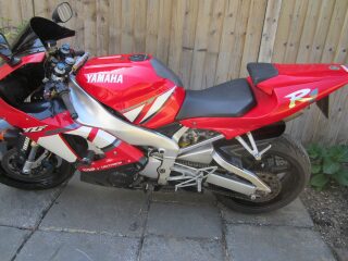 2001 Yamaha R1 Superbike 1000cc (photo 2 of 2)