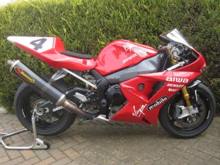 2004 Virgina Yamaha R1 1000cc BSB Steve Plater Machine (photo 1 of 2)