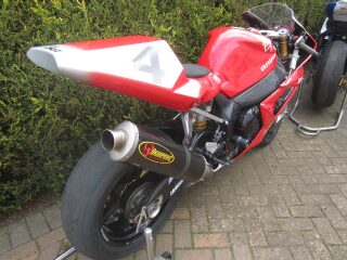 2004 Virgina Yamaha R1 1000cc BSB Steve Plater Machine (photo 2 of 2)