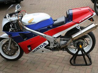 1989 Honda RC30 VFR750R 750cc Classic Bike (photo 2 of 2)