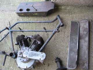 Royal enfield 1000 v twin (photo 1 of 2)